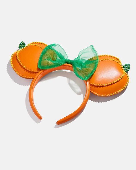 Trick or Treat! Check out the new spooky and stylish Disney Minnie Mouse Halloween-themed Ears (Headbands) that launched at BaubleBar. https://disneymouseketeer.com/new-disney-minnie-mouse-halloween-ears-at-baublebar/ #disney #disneyland #disneyworld #disneygram #disneylife #disneyprincess #waltdisneyworld #disneypintrading #mickeymouse #minnieears #minniemouseears #baublebar #disneyparks #mickeyears #disneyfan #disneylove #disneyplus #waltdisney #halloween #instadisney #disneylandparis #di... Halloween Disney Ears, Halloween Mickey Ears, Minnie Mouse Pumpkin, Disney Gear, Mouse Pumpkin, Diy Disney Ears, Disney Ears Headband, Disney Mouse Ears, Disney Pumpkin