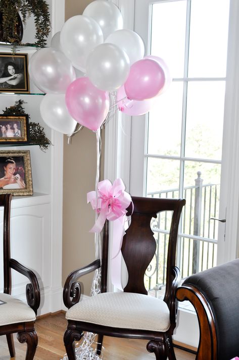 baby girl themed shower .... I love the idea of decorating the mommy to be's chair for opening gifts! Baby Shower Chair, Gateau Baby Shower, Trendy Baby Shower Ideas, Diy Baby Shower Gifts, Baby Shower Brunch, Baby Shower Table, Elephant Baby Showers, Shower Bebe, Mom To Be