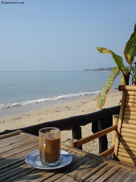 MY COFFEE & THE BEACH>>WOULD BE SOOOO PERFECT!!! Laura Wright, Beach Views, Beach Cafe, Good Morning World, Coastal Life, Coffee Decor, Beach Quotes, Good Morning Coffee, Beach Living