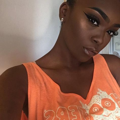 Wings Makeup, Turmeric Soup, Fat Burning Soup, Dark Skin Beauty, Black Makeup, Melanin Poppin, Dark Skin Makeup, Dark Skin Women, Flawless Makeup