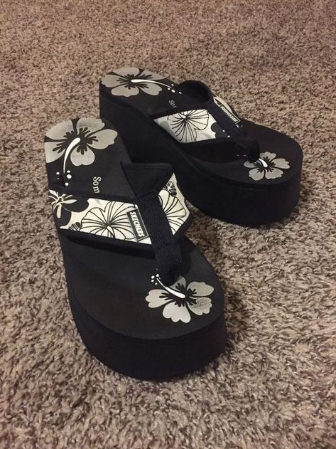 Sketchers Sandals, Coconut Girl Aesthetic, 2000s Clothes, Dr Shoes, Hawaiian Flower, Funky Shoes, 2000s Fashion Outfits, Girly Shoes, Aesthetic Shoes