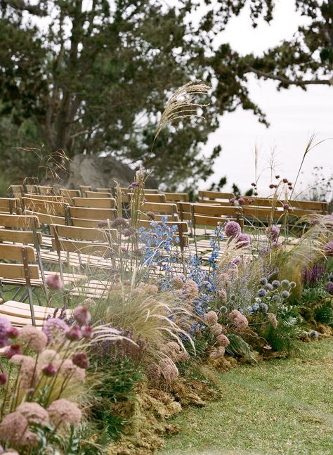 Badeken Backdrop, Ground Floral Arrangements Wedding, Aisle Meadows, Midwest Elopement, Dyed Flowers, Mountains Wedding, English Garden Wedding, Floral Installations, Aisle Flowers