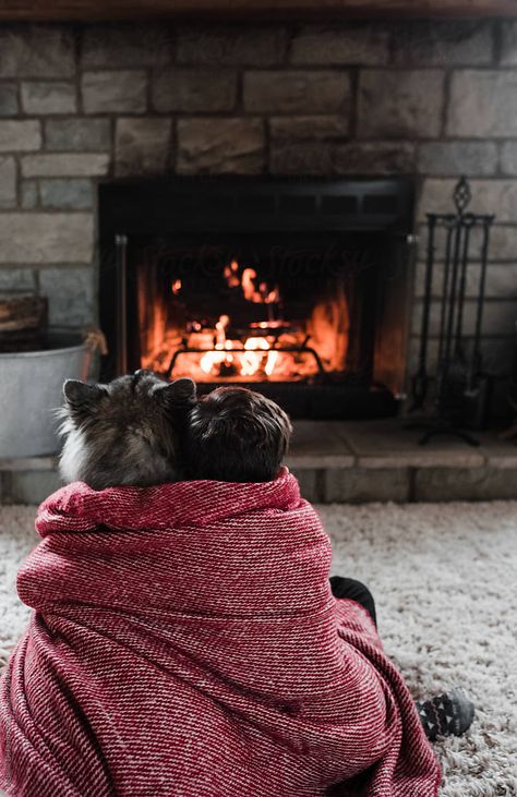 Cuddling Couples By Fireplace, Fireplace Snuggles, Fireplace Photoshoot, Fireplace Photography, Beautiful Fireplaces, Winter Fireplace, Fireplace Pictures, Mini Photo Sessions, Orange Backpacks