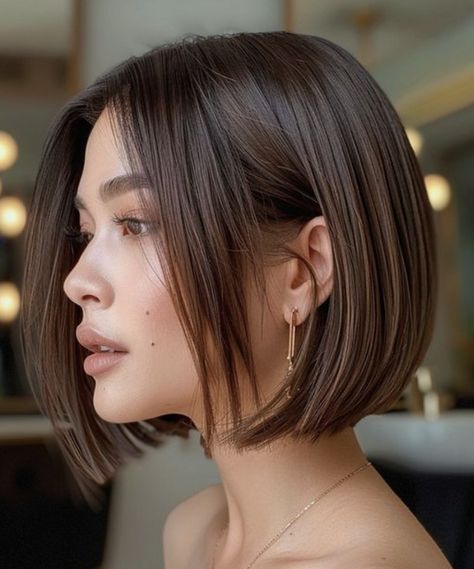 Short Bob No Fringe, Short Back Long Front Haircut, Haircut With Wispy Bangs, Layered Cut With Bangs, Sleek Haircut, Haircut With Fringe, Rebonded Hair, Bixie Haircut, Vintage Haircuts