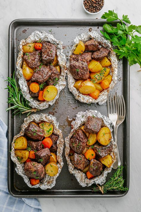 Steak and Potato Foil Packs - Easy Peasy Meals Stew Meat Sheet Pan Dinner, Steak Bites Foil Packets Oven, Sirloin Steak Meal Ideas, Steak Tin Foil Dinners, Beef Tips Sheet Pan Dinner, Sirloin Sheet Pan Dinner, Sheet Pan Beef And Potatoes, Easy Sheet Pan Dinners Steak, New Dinner Ideas Families Main Dishes