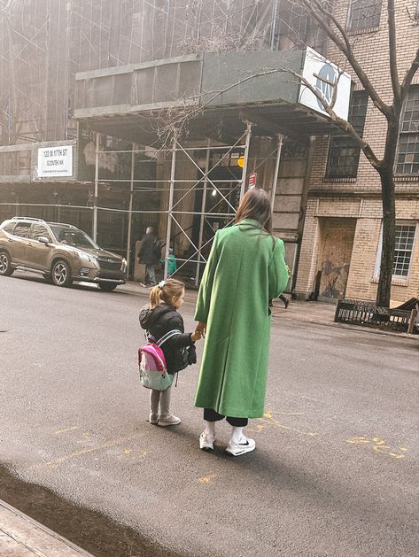 Upper East Side Mom, New York Mom Aesthetic, New York Family Aesthetic, City Mom Aesthetic, Nyc Family Aesthetic, Nyc Mom Aesthetic, Nyc Nanny Aesthetic, City Family Aesthetic, Rich Nanny Aesthetic