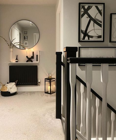 Hallway Decorating Top Of Stairs, Landing Hallway Decor, Black And White Upstairs Hallway, Landing Table Ideas Upstairs, Upstairs Hallway Ideas Modern, Landing Room Ideas, Black And White Landing, Top Of Staircase Landing Ideas, Cream And Black Hallway