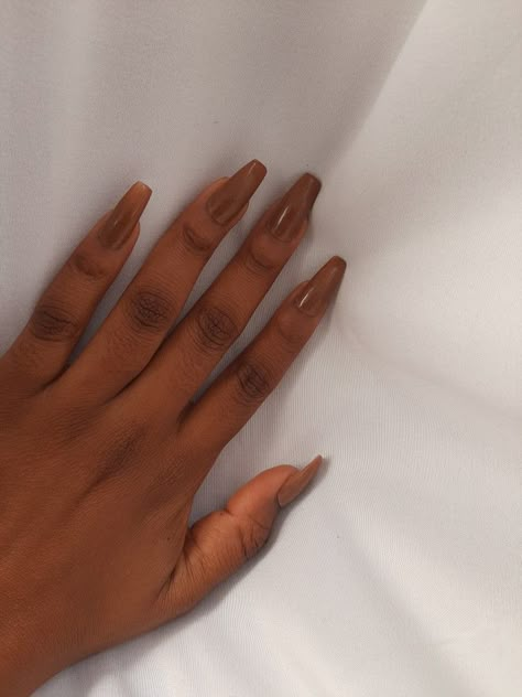 Nail Color On Dark Skin, Brown Acrylic Nails, Art Guide, Subtle Nails, Simple Gel Nails, Simple Acrylic Nails, Flower Nail, Neutral Nails, Brown Nails