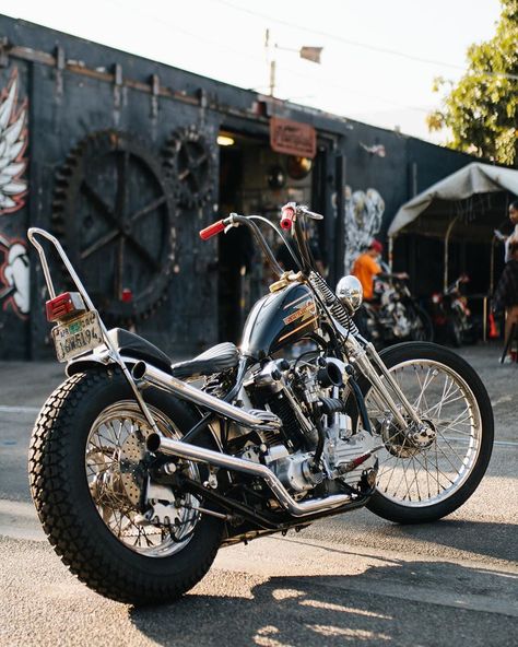 Old Harley Davidson, Shovelhead Chopper, Sportster Chopper, Harley Davidson Pictures, Custom Motorcycles Bobber, Old School Chopper, Harley Bobber, Classic Harley Davidson, Bobber Bikes