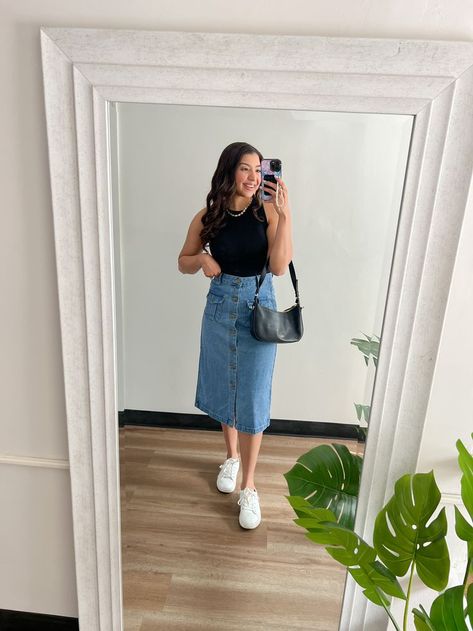 Midi Jean Skirt Outfits, Skirt Outfit Denim, Denim Skirt Outfit Summer, Midi Skirt Outfit Winter, Denim Midi Skirt Outfit, Summer Denim Skirt, Red Sweater Outfit, A Line Skirt Outfits, White Tops Outfit