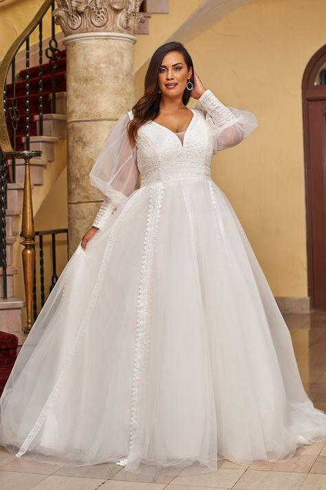 Curvy Bride Dress, Phoenix Wedding Dress, Plus Size Wedding Dresses Curvy Bride, Unique Plus Size Wedding Dresses, Fantasy Wedding Dress, Wedding Dress Long Sleeves, Plus Wedding Dresses, Wedding Dresses Lace Ballgown, Plus Size Wedding Dress