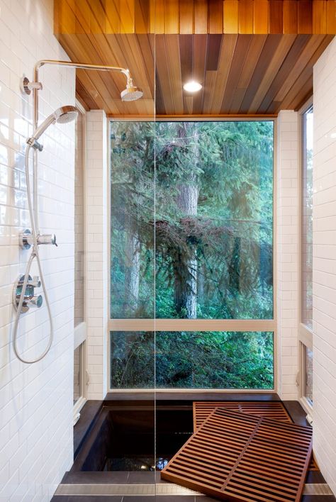 Herron Island cabin by First Lamp Architects Rv Tub, Japanese Style Bathroom, Japandi Bathroom, Hilltop House, Container Bathroom, Sunken Tub, 2024 Bathroom, Interior Courtyard, Wet Bath