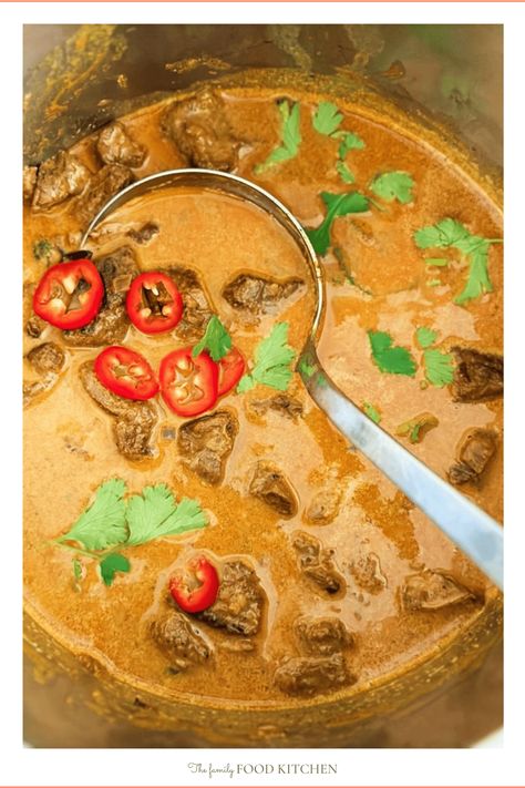 Beef Korma, Slow Cooker Curry Recipes, Slow Cooker Beef Curry, Instant Pot Stew, Curry With Coconut Milk, Beef Curry Recipe, Stove Top Oven, Coconut Milk Soup, Coconut Bowls