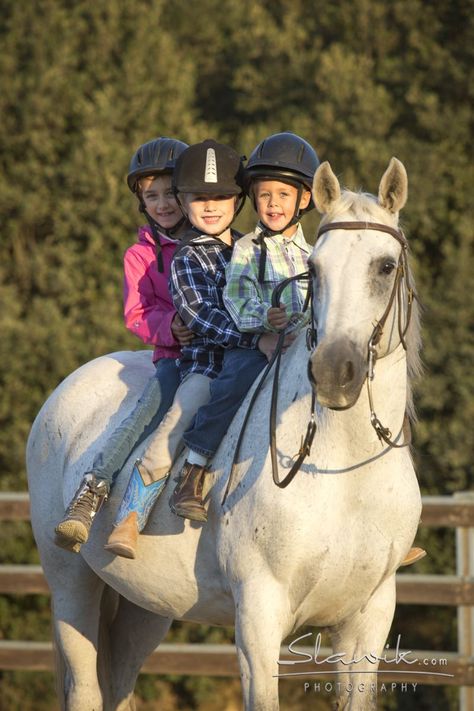 Country Living ~ Horse Riding Holiday, Riding Holiday, Skai Jackson, Quarter Horses, Country Kids, Horse Gifts, Horse Photos, Kids Ride On, Horse Love