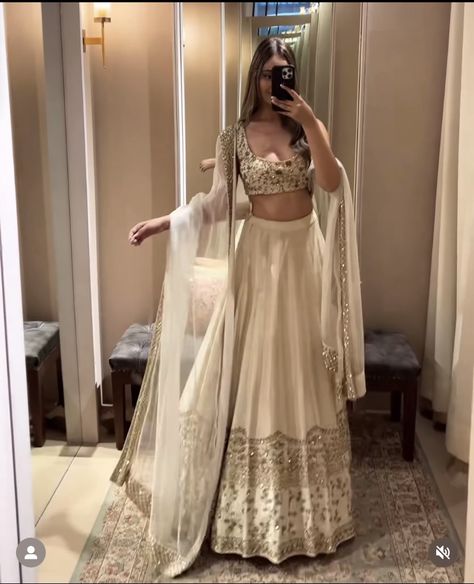 Lehenga Choli Latest Designs, Wedding Ethnic Wear For Women, White And Gold Lengha Simple, Cream Lehenga Simple, Old Money Lehenga, Pretty Lehengas Aesthetic, Simple Lehanga Ideas, Diwali Lehenga Ideas, Silk Indian Outfits