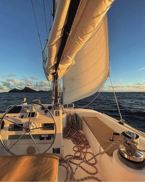 Rich Boat Aesthetic, Sailing Life Aesthetic, Sailing Yacht Aesthetic, Sailboat Living Aesthetic, Old Boat Aesthetic, Old Money Sailing, Sail Boat Aesthetic, Boat Life Aesthetic, Boats Aesthetic