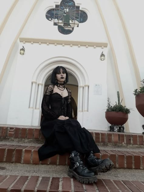 Goth subculture Goth Graduation Pictures, Goth Graduation, Goth Subcultures, Country Goth, Goth Photoshoot, Black Cathedral, Concept Shoot, Goth Stuff, Goth Core