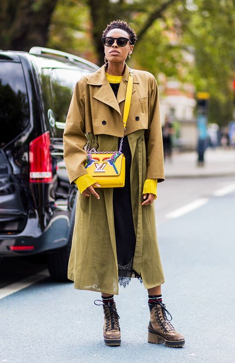 43+of+the+Most+Amazing+Street+Style+Looks+From+London+Fashion+Week+via+@WhoWhatWearUK London Fashion Week Street Style, London Fashion Weeks, Berlin Fashion, Looks Street Style, Women Street, Street Style Winter, Style Looks, Spring Street Style, Street Style Inspiration