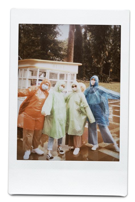 #ootd #aesthetic #trend #friendship #friends #rain #rainbow #raincoat