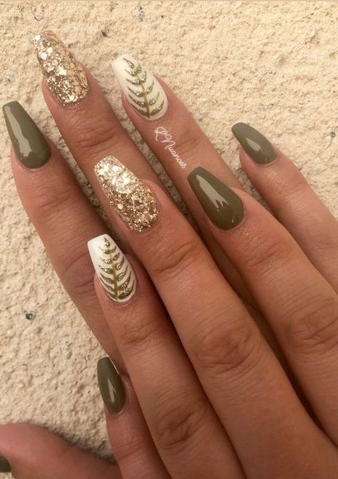 Almond Nails Green And Gold, Taupe Nails With Design, Green Ivy Nails, Fall Nails With Foil Flakes, Maroon And Rose Gold Nails, Sage Green Gold Nails, Fall Nails With Gems, Sage And Gold Nails, Olive Green And Gold Nails