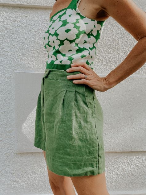 Pattern Review: Riva Shorts in Gorgeous Juniper Green Heavyweight Linen - the thread Green Linen Shorts Outfit, Linen Shorts Outfit, Juniper Green, Butterick Pattern, Summer Linen, Linen Set, Linen Shorts, Linen Top, A Pattern