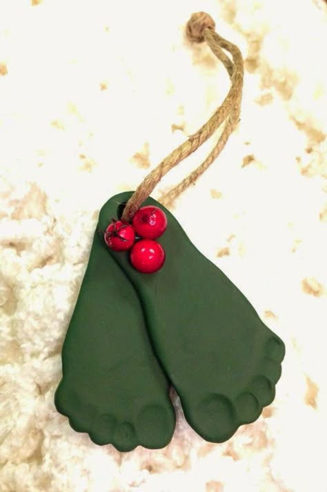 Mistle Toes Footprint Ornament, Missle Toe Christmas, Mistle Toes Footprint, Mistletoes Footprint Craft, Mistletoe Footprint, Mistle Toe, Easy Toddler Activities, Ornament Diy, Easy Toddler