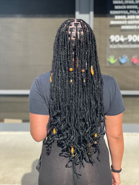 Soft Locs With Shells, Soft Locs With Beads, Large Soft Locs, Soft Locs Big Parts, But Length Soft Locs, Soft Locs With Curls, Knowles’s Soft Locs, 24 Inch Soft Locs, Flexi Rod Curls