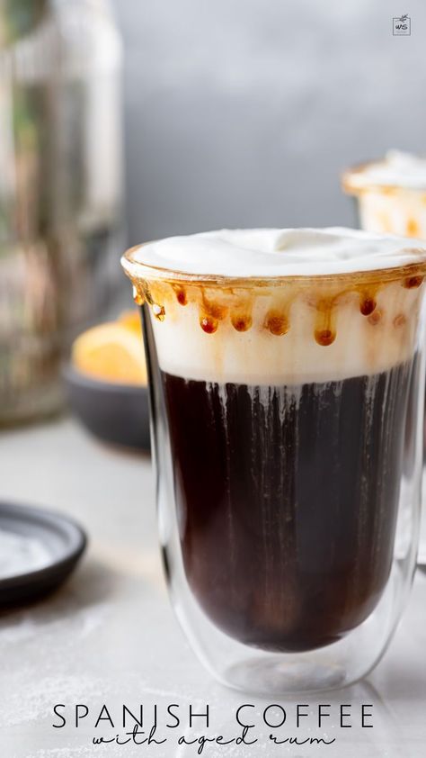 Spanish Coffee Recipe, Flaming Drinks, Spanish Cocktails, Lemon Pistachio Cake, Kahlua Drinks, Boozy Hot Chocolate, Spanish Coffee, Baking Lessons, Winter Baking