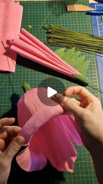 Crepe Paper Foxglove Tutorial, Crepe Paper Party Decor, Poppy Flower Petal Template, Flower Decoration Party, Giant Paper Dahlia, Creap Paper Flower, Diy Large Flowers How To Make, Paper Flowers Handmade, Easy Crepe Flowers