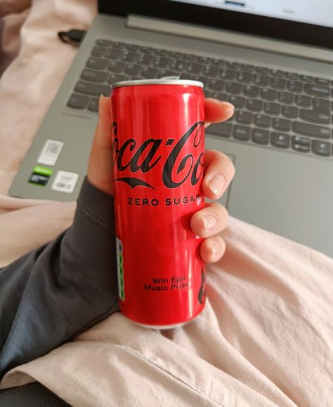 Coke Zero Aesthetic, Coca Cola Aesthetic, Zero Coke, Cola Aesthetic, Autumn Vibes Cozy, Coca Zero, Food Calories List, Cocoa Cola, The Best Aesthetic