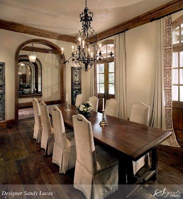 . Colonial Dining Room, Mediterranean Dining Room, Mediterranean Home Decor, Tuscan House, Tuscan Decorating, Mediterranean Home, Dining Room Inspiration, French Country House, Renovation Ideas