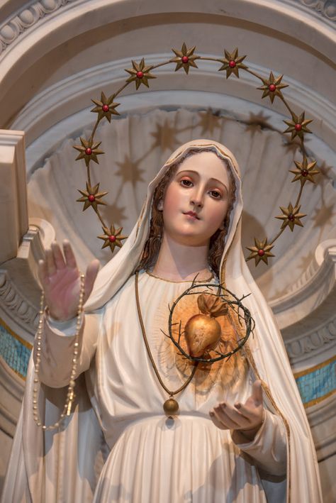 Why the Fatima Chastisement and Triumph Await Us Mother Mary Pictures, Blessed Mother Statue, Jesus Mother, Mother Mary Images, Catholic Pictures, Blessed Mary, Mama Mary, Jesus And Mary Pictures, Mary Statue