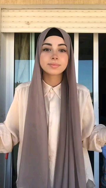 Unique Hijab, Elegant Hijab, Draping Techniques, Simple Hijab Tutorial, Modest Wardrobe, Abaya Design, Neckwear Women, Simple Hijab, Hijab Wedding Dress