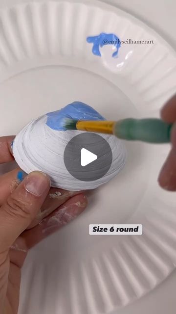 50K views · 1.6K likes | Emily Seilhamer on Instagram: "[clip] Beach painting on a seashell! 🎨🐚 #beachvibes #easypainting #tutorials #beginner #artsandcrafts #diyideas" Shells Projects, Beach Art Diy, Painting Shells, Seashell Art Diy, Beach Crafts Diy, Beach Scene Painting, Giraffe Cakes, Beach Art Painting, Art Coquillage