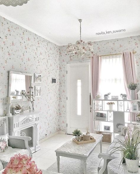 Wallpaper Ruang Tamu, Shabby Chic Apartment Decor, Shabby Chic Kitchen Ideas, Chic Kitchen Ideas, Kitchen Ideas Rustic, Rumah Teres, Interior Design Living Room Small, Shabby Chic Office, Interior Room Decoration