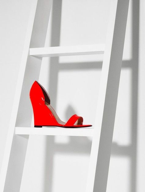 #shoe #red #simple Shoes Editorial, Shoe Store Design, Fashion Showroom, Shoes Fashion Photography, Fashion Still Life, Still Life Photos, Shoes Photography, Still Photography, Shoes Photo