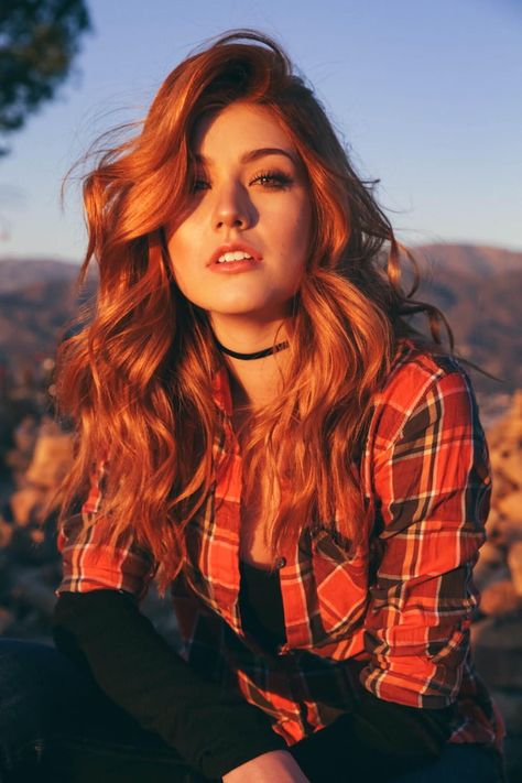 Red Hair Woman, Beautiful Red Hair, Long Red Hair, Katherine Mcnamara, Redhead Beauty, Redhead Girl, Emo Scene, Long Red, Ginger Hair