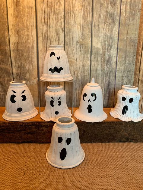 Halloween Decor Diy Indoor, Haunted House Halloween Decor, Halloween Tiered Tray Decor, Light Halloween, Ghost Crafts, Fall Decor Diy Crafts, Ghost Ghost, Halloween Wood Crafts, Ghost Lights