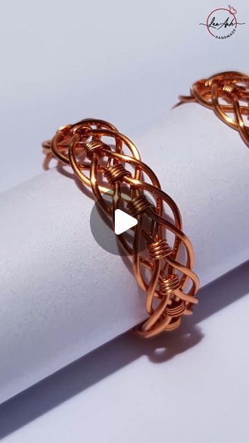 Wire Ring Making Tutorial, Braided Wire Bracelet Tutorial, Wire Wrapped Wedding Ring, Cute Wire Rings, Wire Wrapped Jewelry Rings, Handmade Rings Tutorial, Summer Hobbies, Handmade Rings Wire, Wire Bracelet Tutorial