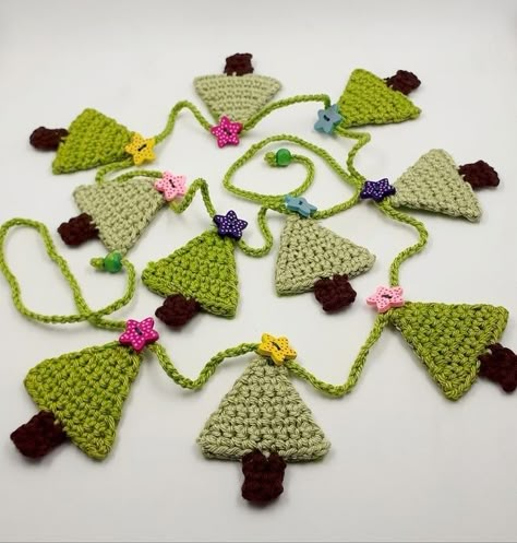 Wooden Christmas Trees Wreaths & Garlands, Crochet Christmas Ornaments Tree, Crochet Christmas Bunting, Christmas Crochet Garland, Crocheted Bunting, Christmas Trees Garland, Crocheted Garland, 2024 Crochet, Xmas Crochet