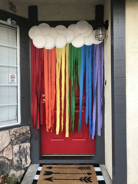 Rainbow Door Decoration  Easy paper plates & crepe paper Decoration Ideas For Classroom, Teachers Day Decoration, Paper Decoration Ideas, Crepe Paper Decorations, Rainbow Door, Door Decoration Ideas, Ideas For Classroom, Fete Saint Patrick, St Patricks Crafts