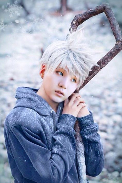 Aru⁷ LOVES yoonie 🐾 on Twitter: "Gd n8 to this heavenly being @BTS_twt… " Jack Frost Cosplay, Compression Shirts, Epic Cosplay, Dragon Trainer, Disney Cosplay, Cosplay Tips, Fantasias Halloween, The Guardians, Amazing Cosplay