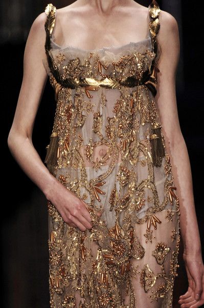 Dolce & Gabbana Detail Couture, Champagne Problems, Fashion Couture, Couture Details, Stunning Gowns, Gold Rush, Gorgeous Gowns, Gold Dress, Beautiful Gowns