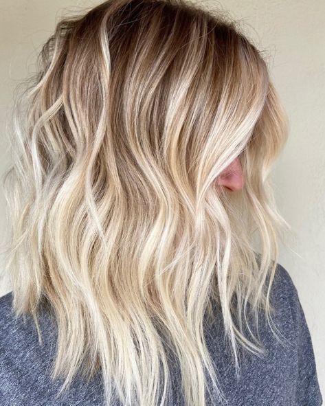 Trendy Dimensional Blonde Dye Job Pale Blonde Hair, Copper Blonde Hair Color, Blonde Dye, Buttery Blonde, Going Blonde, Copper Blonde, White Blonde Hair, Dimensional Blonde, Beautiful Blonde Hair