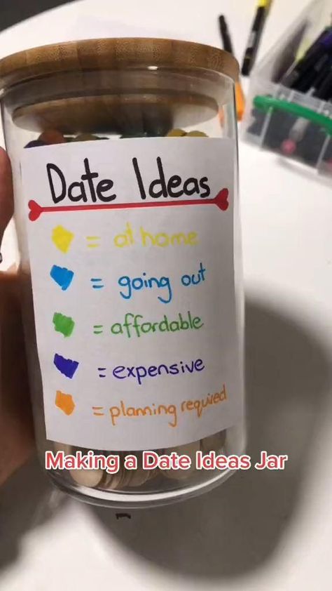 Dates In A Jar, Selamat Hari Valentine, Bridal Shower Activity, Night Jar, Creative Date Night Ideas, Date Night Jar, Hadiah Valentine, Romantic Date Night Ideas, Bridal Shower Activities