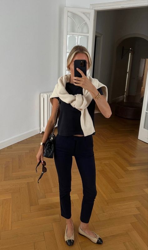 Upper East Side Outfits, Comfortable Business Casual Outfits, Denmark Style, Europe 2024, Work Fits, Work Flow, 2024 Style, Flats Outfit, Corporate Outfits