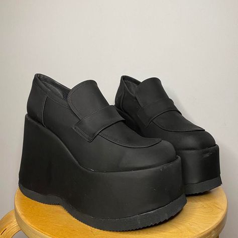 I might be biased but you should probably buy this on Depop 👍 https://depop.app.link/VjyZFtXrunb Chunky Platform Shoes, Platform Boots Chunky, Black Platform Shoes, Funky Shoes, Archive Fashion, Funky Outfits, Shoe Inspo, Estilo Punk, Black Platform