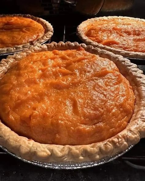 Sweet Potato Pie Homemade Sweet Potatoes, Sweet Potato Desserts, Sweet Potatoes Pie, 10 Layer Chocolate Cake, Potato Desserts, Sweet Potato Cobbler, Layer Chocolate Cake Recipe, Potatoe Recipe, Turkey Chili Recipe Easy