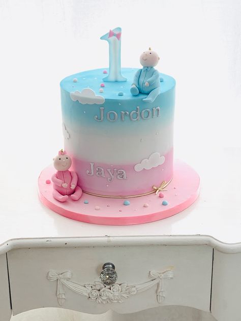 Twin First Birthday Cake, 1st Birthday Cake For Twins, Twins First Birthday Cake, Twins 1st Birthday Cake, Twin Birthday Themes, Twins First Birthday, Big Birthday Cake, Twin Birthday Cakes, Twins Cake