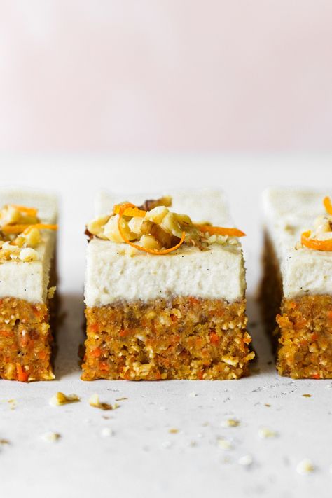 A quick & easy recipe for the BEST No-Bake Healthy Carrot Cake Bars! Packed with healthy ingredients, these bars are the ultimate guilt-free dessert! Carrot Cake Bars Recipe, Carrot Bars, Cashew Cream Cheese, Sweet Potato Carrot, Cake Bars Recipe, Healthy Carrot Cake, Carrot Cake Bars, Super Easy Desserts, Healthy Carrot Cakes